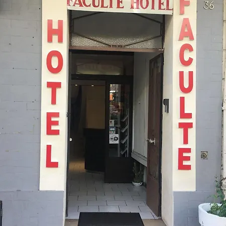 De La Faculte Hotel *
