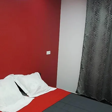 De La Faculte Hotel *