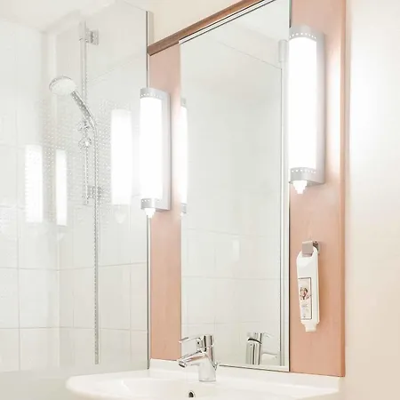 Hotel Centre Vieux Port 3*