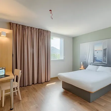 La Valentine St Menet Hotel 2*