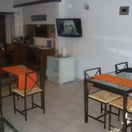 Lutia Hotel 2*