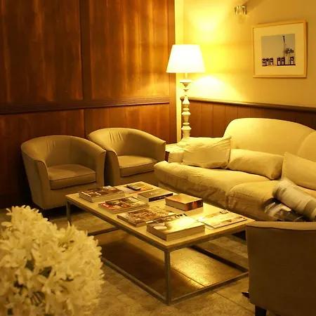Edmond Rostand Hotel