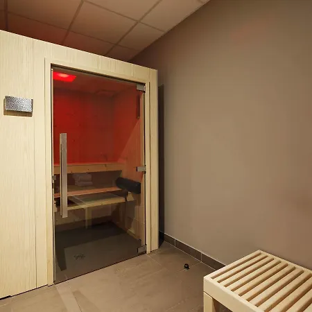 Adagio Timone Aparthotel 3*
