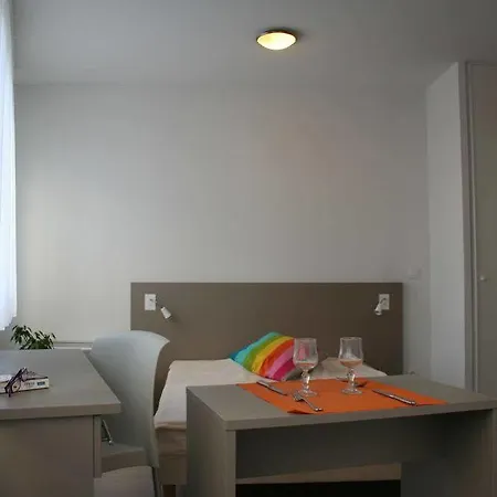 Montempô Apparthôtel Centre Euromed Appart hôtel Marseille