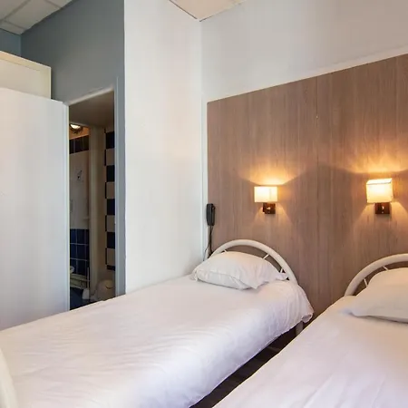 Otel Du Pharo 2*