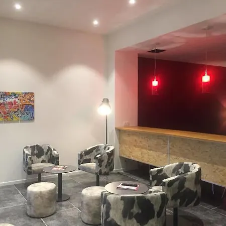 Kyriad Blancarde - Timone Hotel Marselha