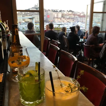 Belle-vue Vieux-port 3*