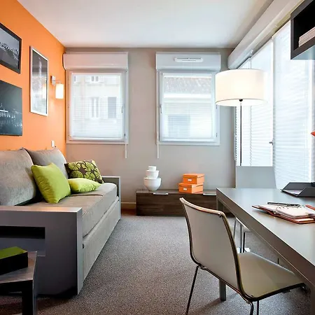 Adagio Vieux Port Aparthotel 4*