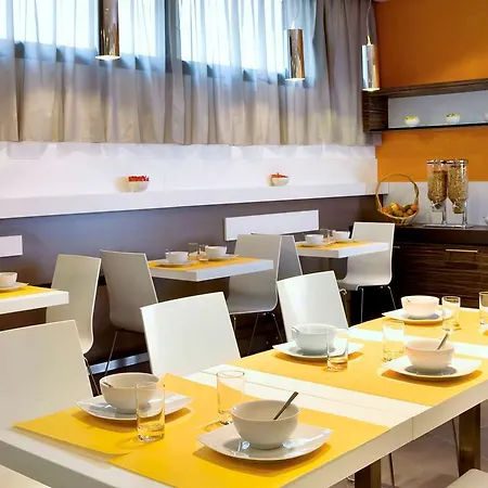 Adagio Vieux Port Aparthotel