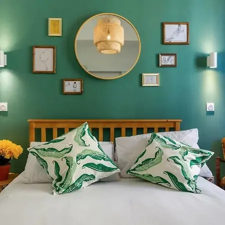 Apartment La *