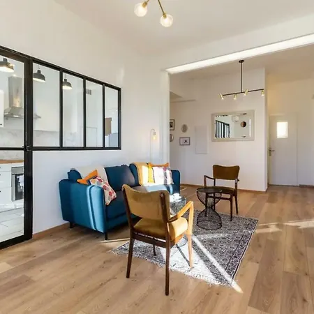 Apartment La