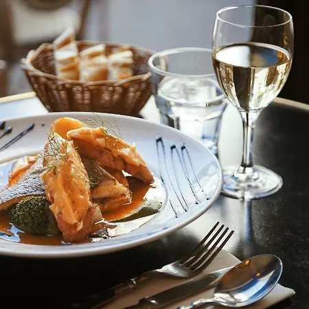 Saint Louis - Vieux Port Hotel 3*