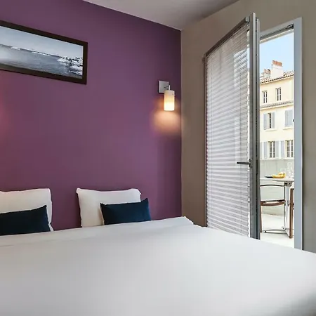Adagio Vieux Port