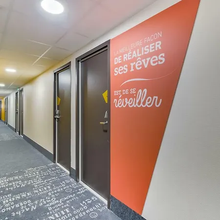 La Valentine Hotel