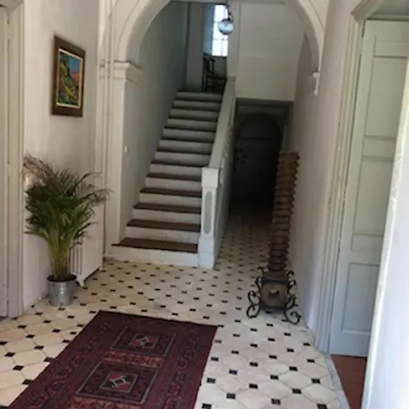 Chateau D'eoures ホテル
