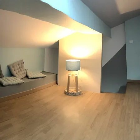 Design - 36 Orange Apartment