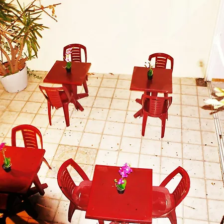 Hotel Paradis - Centre Prefecture 2*