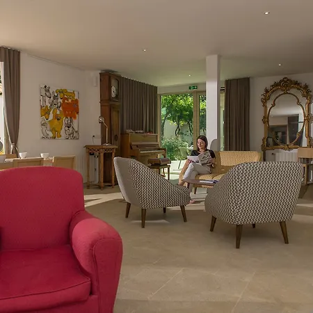 Hotel 96