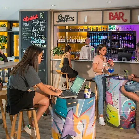 Novotel Centre Prado Vélodrome Hotel 4*