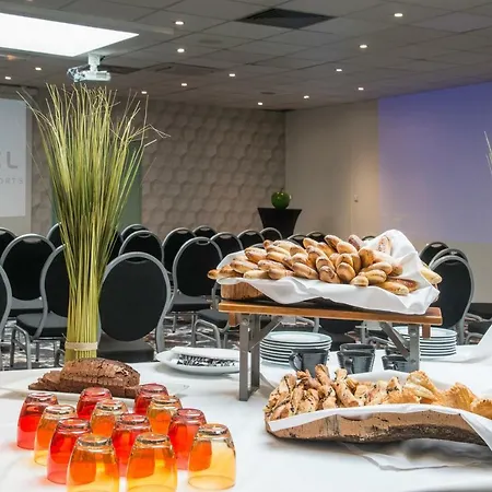 Novotel Centre Prado Vélodrome Hotel 4*
