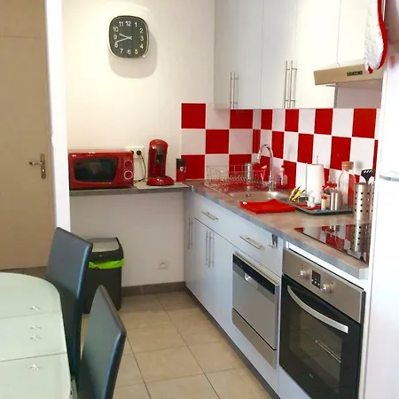 La Pinede Apartment *
