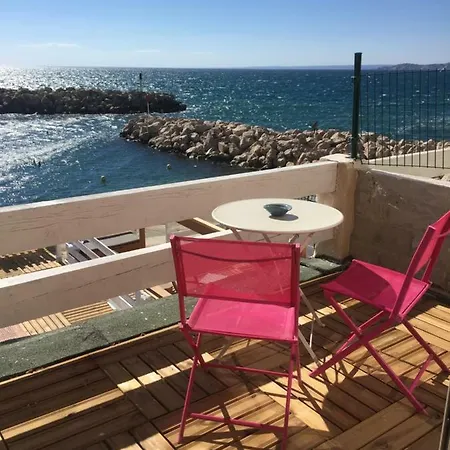 Cabanon Goudes Front De Mer * Marseille