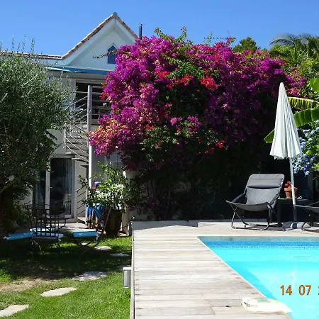 D'hotes Habitation Bougainville Bed & Breakfast Marseille