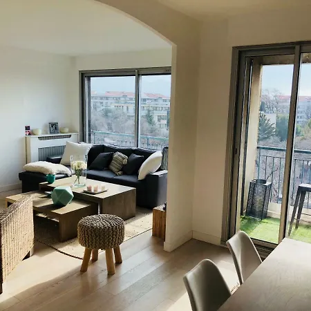 Prado Borely - De Standing Apartment *