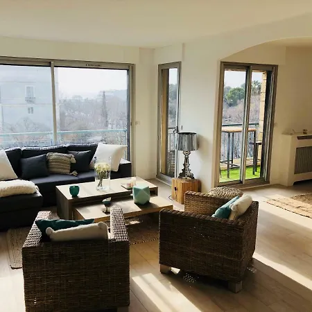 Prado Borely - De Standing Apartment *