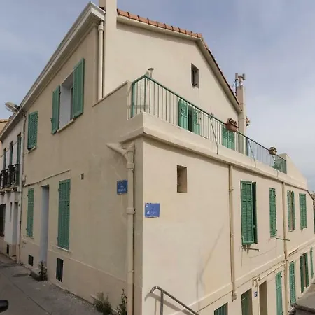 Apartment Stud Terras Corniche 2 Pers Stat Gratuit Rue Modif Suivt Possib Et Accord Exclusif Marseille