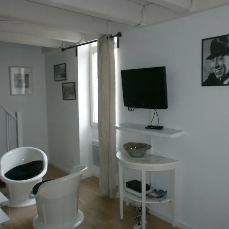 Du Palais Longchamps Apartment