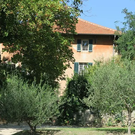 Dépendance De Bastide Climatisée Dans Parc Exceptionnel, Au Calme Hébergement de vacances *