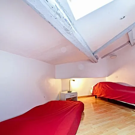 Du Palais Longchamps Apartment *