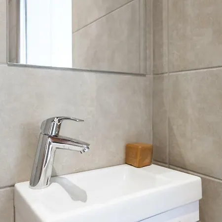 29 Rue Fort Du Sanctuaire Apartment