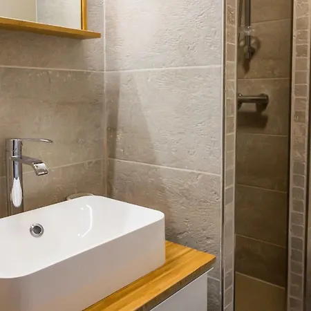Luckey Homes - Boulevard Andre Aune Apartment *