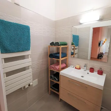 Apartment Beau T3 Neuf Proche Vieux-port A La Place Corderie Marseille