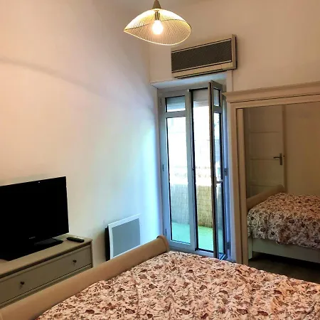 Beau T3 Neuf Proche Vieux-port A La Place Corderie