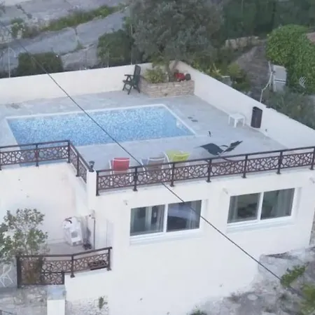 D'environ 20m2, Piscine, Vue Mer, Pour 2 Personnes * Marseille