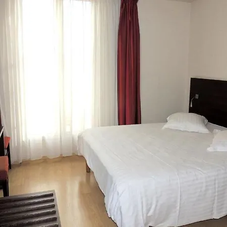 Escale Oceania Vieux Port מלון