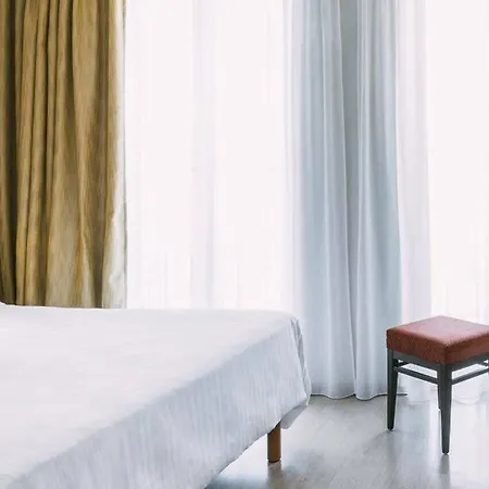 Escale Oceania Vieux Port Otel 3*