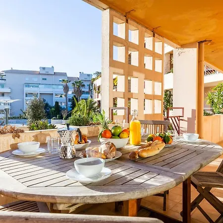 Michel-ange, Avec Terrasse Et Parking *