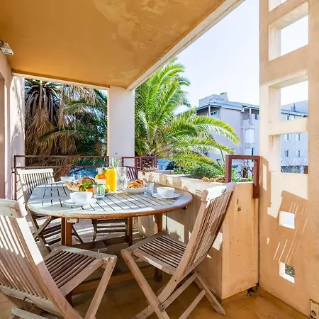 Michel-ange, Avec Terrasse Et Parking