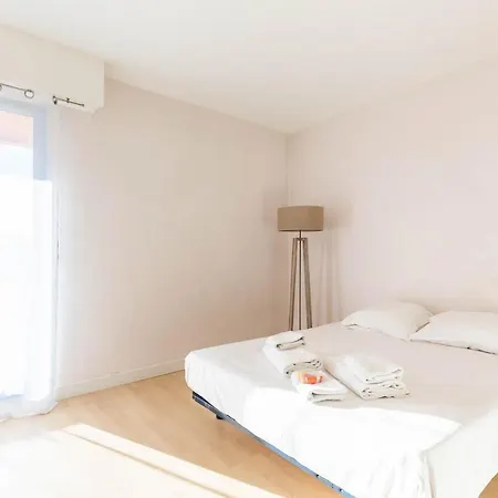 Apartment Michel-ange, Avec Terrasse Et Parking Marseille