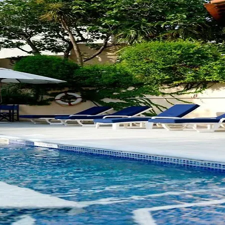 Hotel Mercure Centre Bompard La Corniche 4*