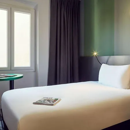 Hotel Ibis Styles Vieux Port 3*