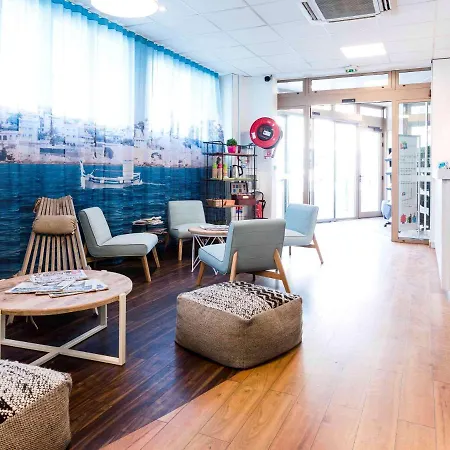 Ibis Styles Centre Prado Place Castellane Hotel 3*