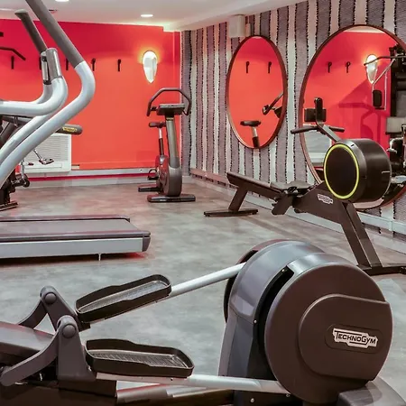 Mercure Centre Prado Velodrome Hotel 4*