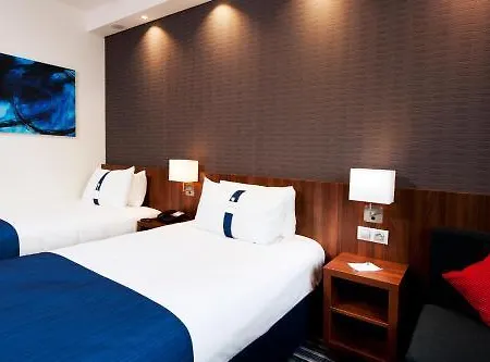 Golden Tulip Airport *