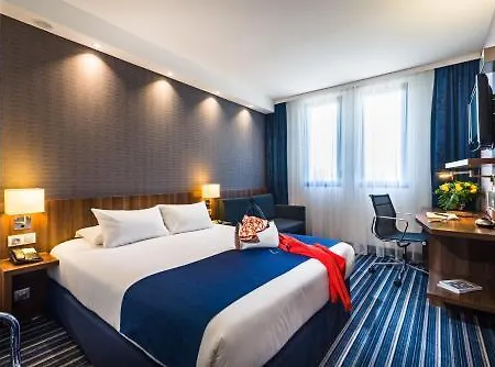 Golden Tulip Airport Apartment