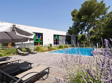 Golden Tulip Airport Apartment Marseille